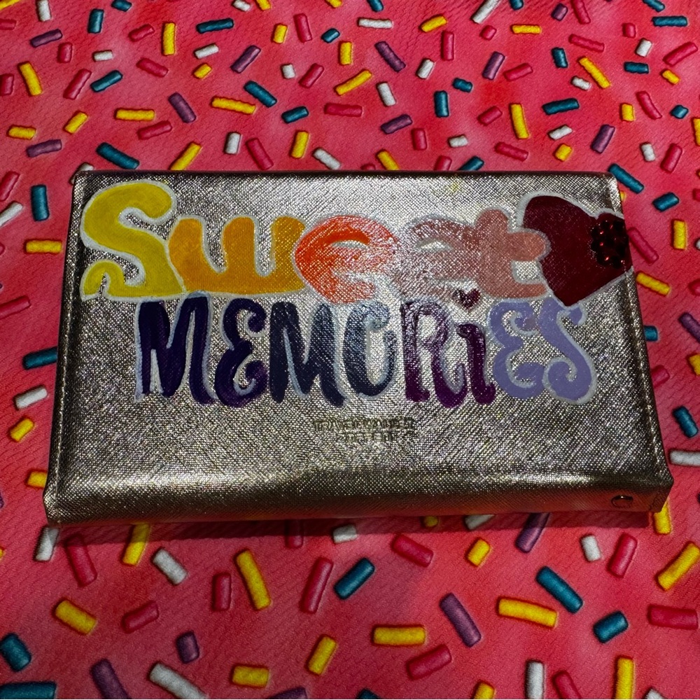 NWOT Gold Travel Clutch Wallet custom paint Sweet Memories - Picture 2 of 9